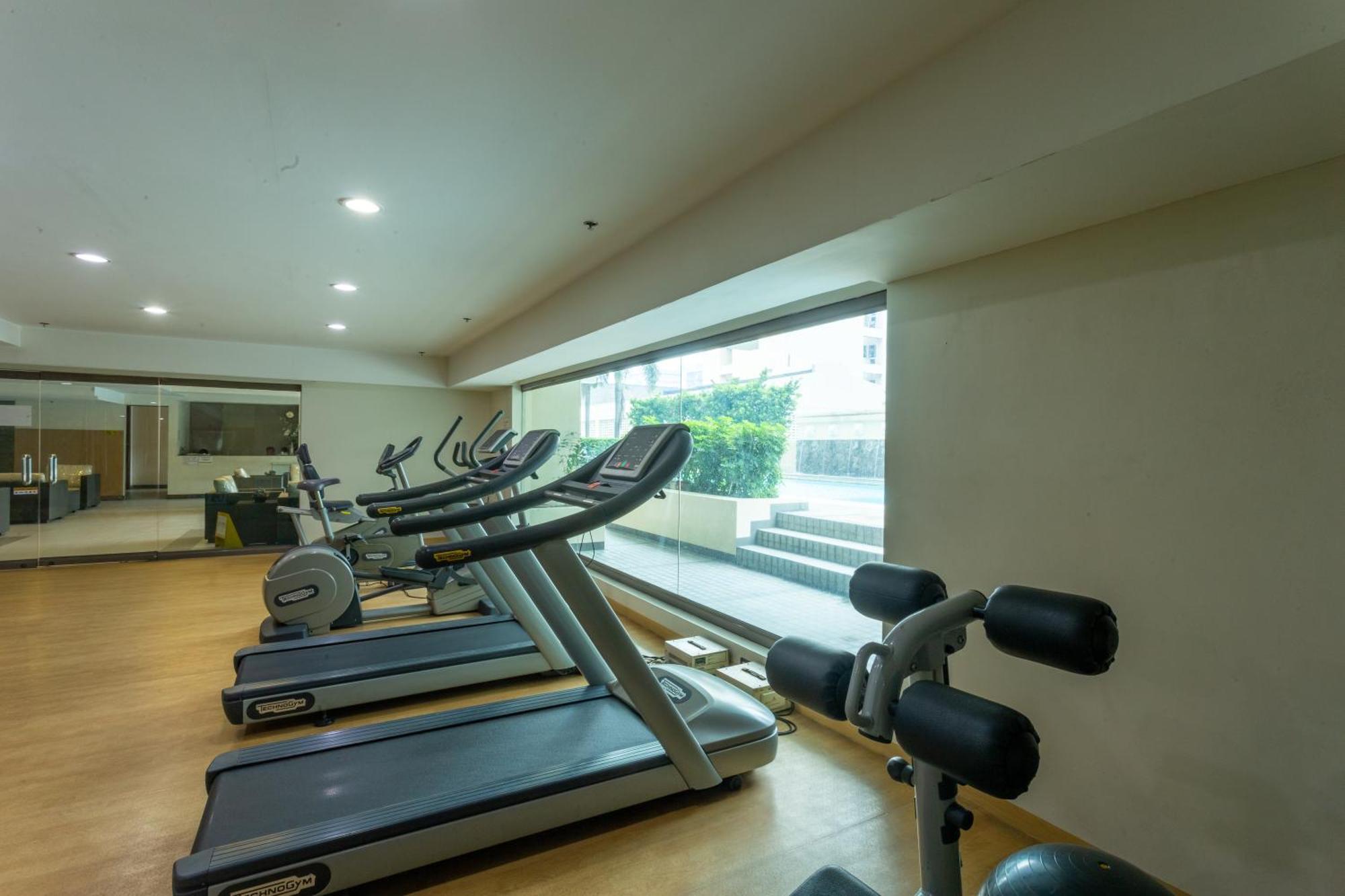 โรงแรมลาเบรซา เกซอนซิตี้ ภายนอก รูปภาพ