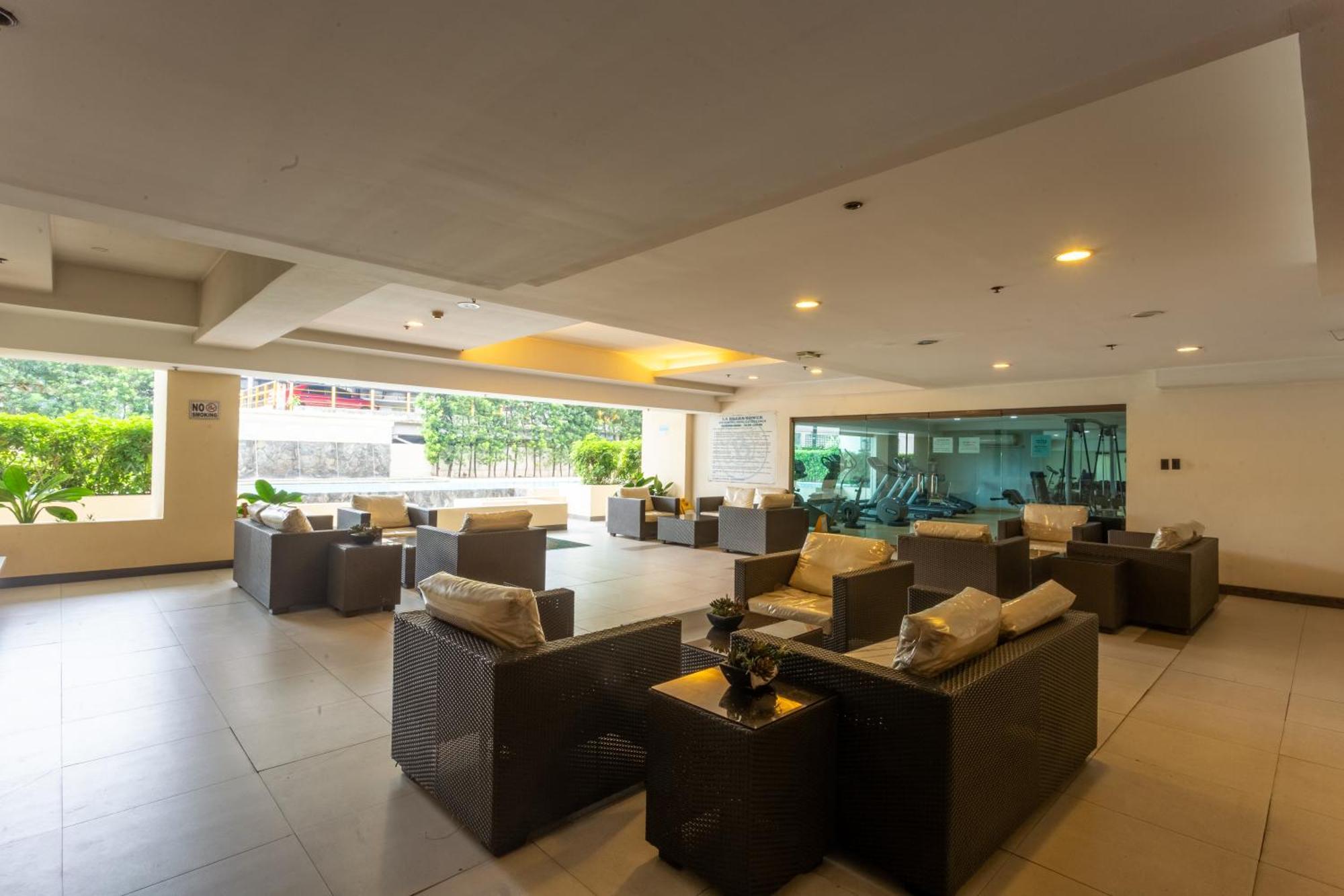 โรงแรมลาเบรซา เกซอนซิตี้ ภายนอก รูปภาพ