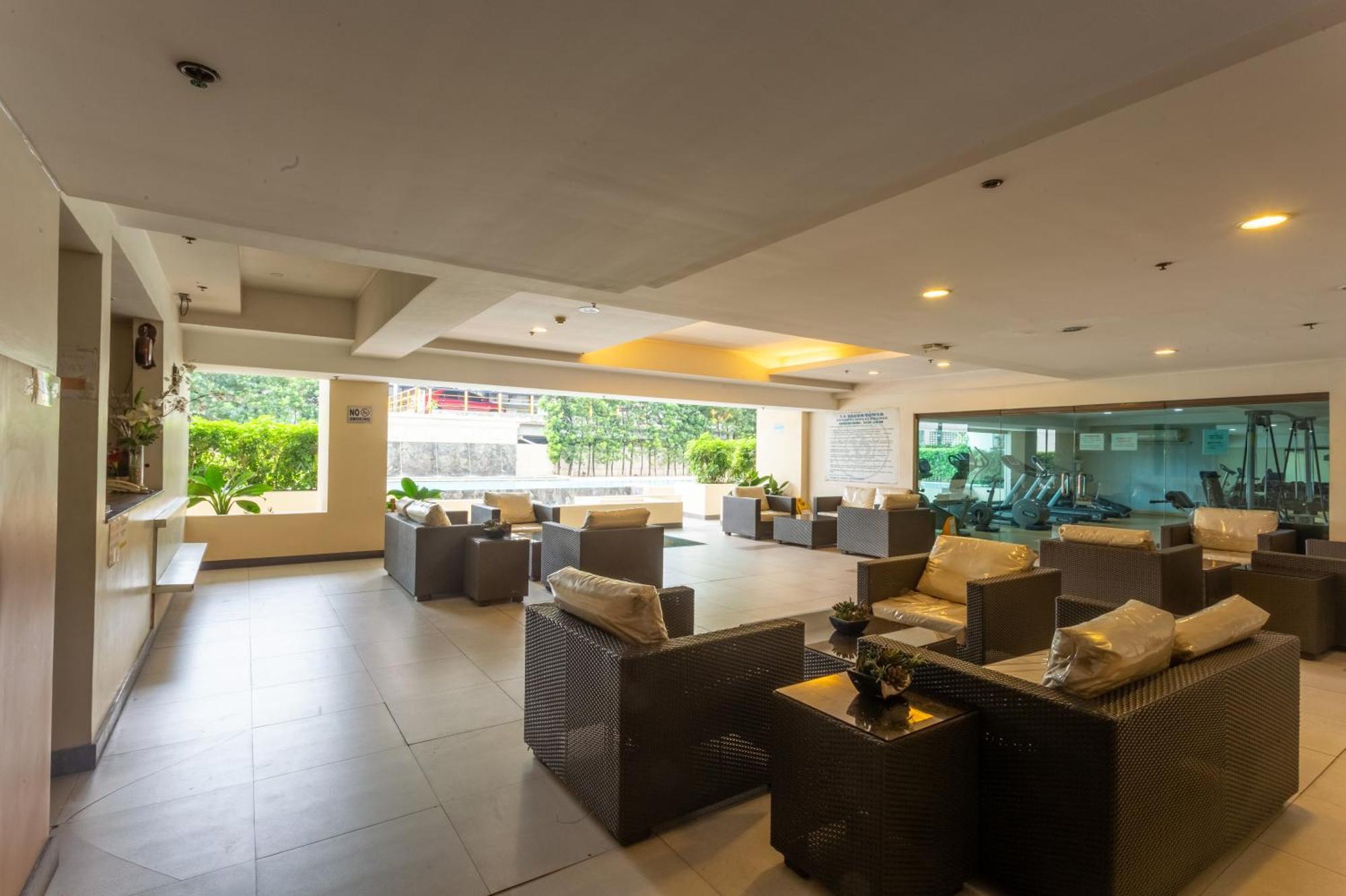 โรงแรมลาเบรซา เกซอนซิตี้ ภายนอก รูปภาพ