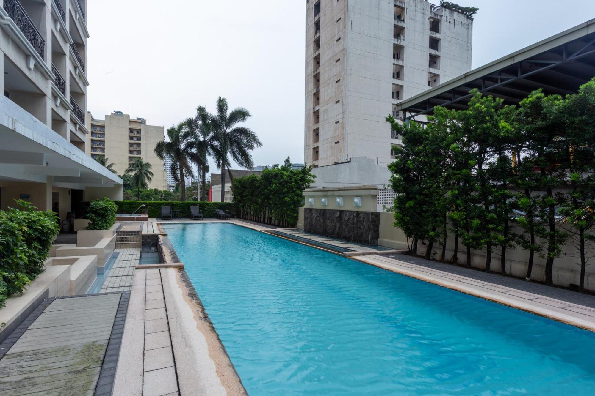 โรงแรมลาเบรซา เกซอนซิตี้ ภายนอก รูปภาพ