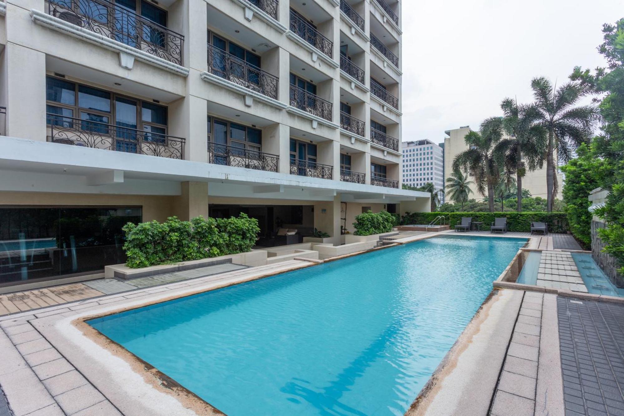 โรงแรมลาเบรซา เกซอนซิตี้ ภายนอก รูปภาพ